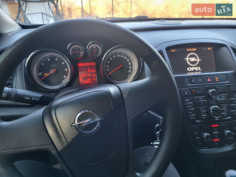 Универсал Opel Astra 2013 в Славуте