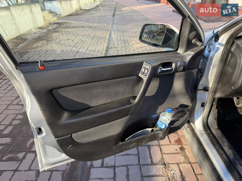 Седан Opel Astra 2004 в Киеве