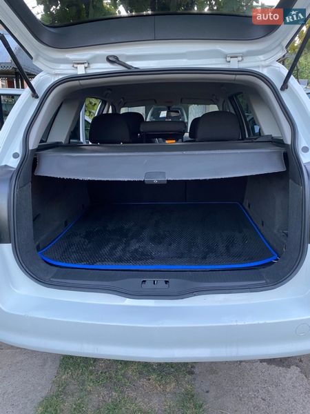 Универсал Opel Astra 2011 в Кельменцах