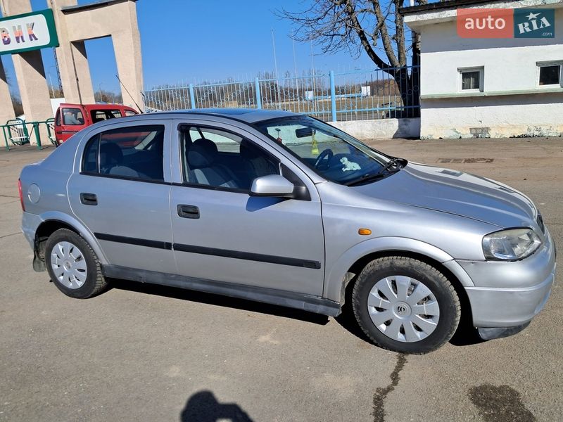 Хетчбек Opel Astra 1998 в Долині