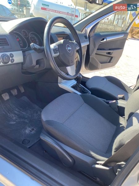 Универсал Opel Astra 2009 в Ямполе