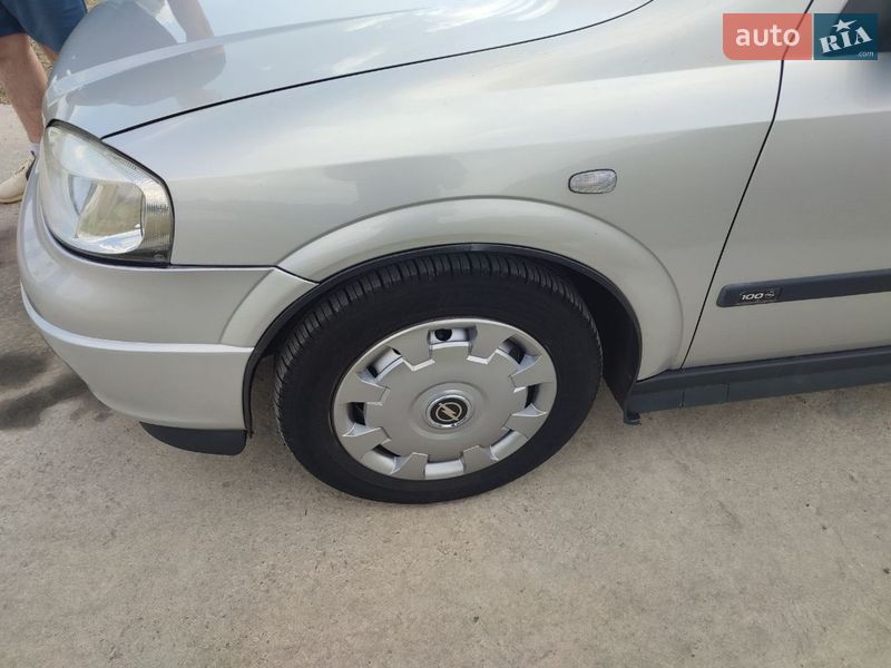 Седан Opel Astra 1999 в Ладыжине