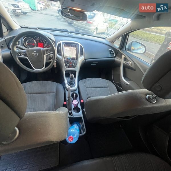 Хэтчбек Opel Astra 2010 в Киеве