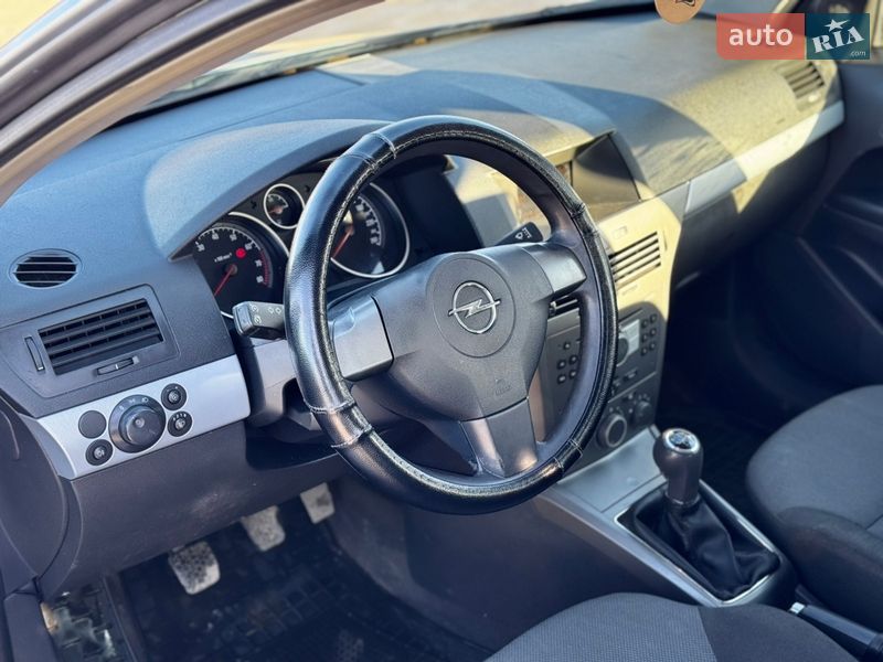 Универсал Opel Astra 2004 в Чорткове