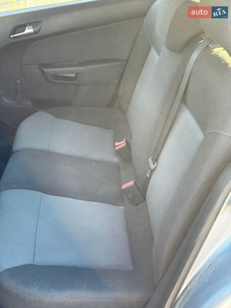 Универсал Opel Astra 2004 в Чорткове