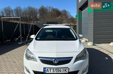 Універсал Opel Astra 2011 в Коломиї