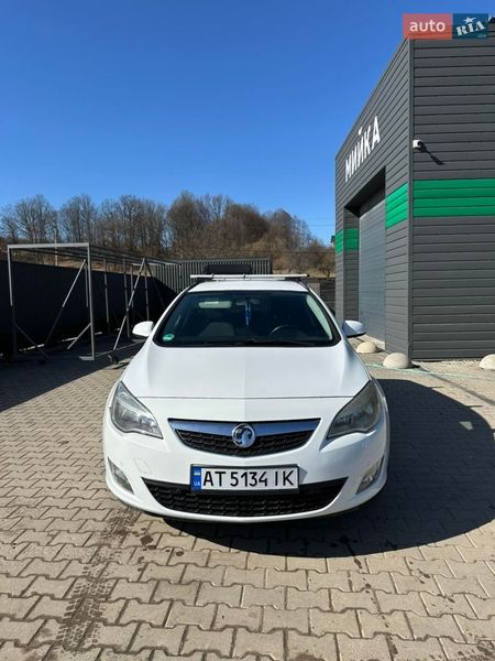 Opel Astra 2011