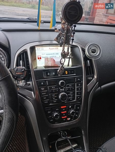 Універсал Opel Astra 2011 в Ланівці