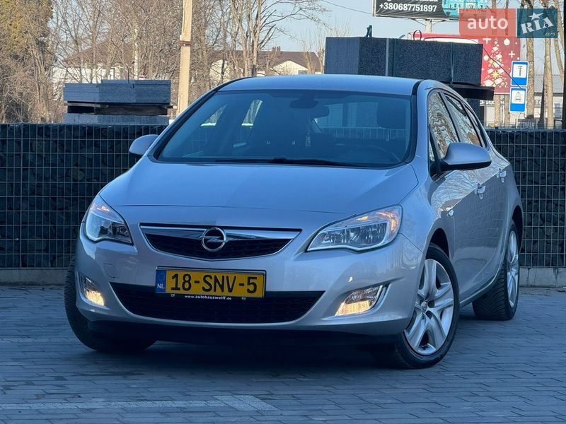 Хэтчбек Opel Astra 2011 в Стрые