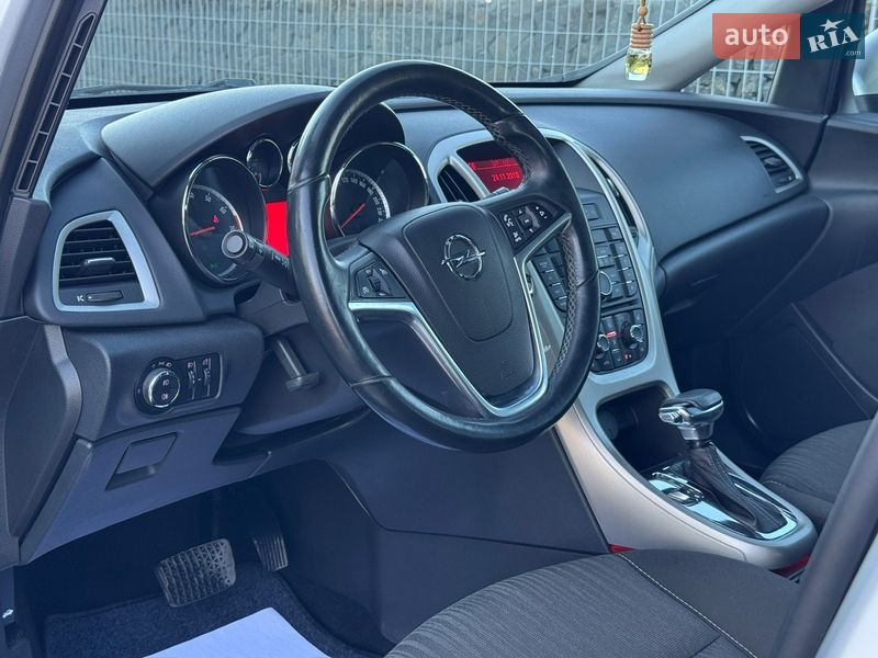 Хэтчбек Opel Astra 2011 в Стрые