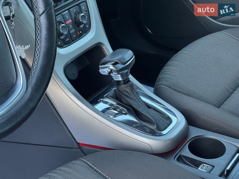 Хэтчбек Opel Astra 2011 в Стрые