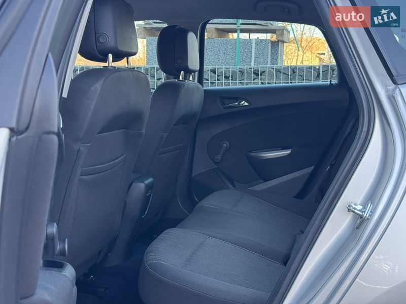 Хэтчбек Opel Astra 2011 в Стрые