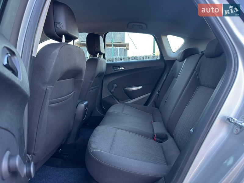 Хэтчбек Opel Astra 2011 в Стрые