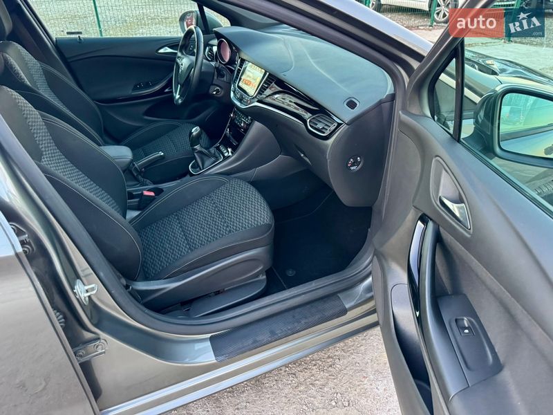 Универсал Opel Astra 2017 в Киеве