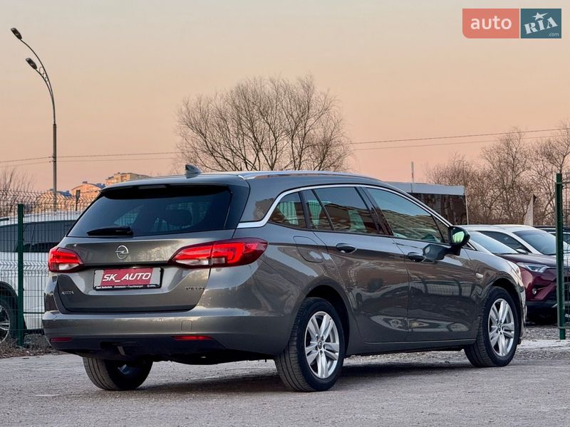 Универсал Opel Astra 2017 в Киеве