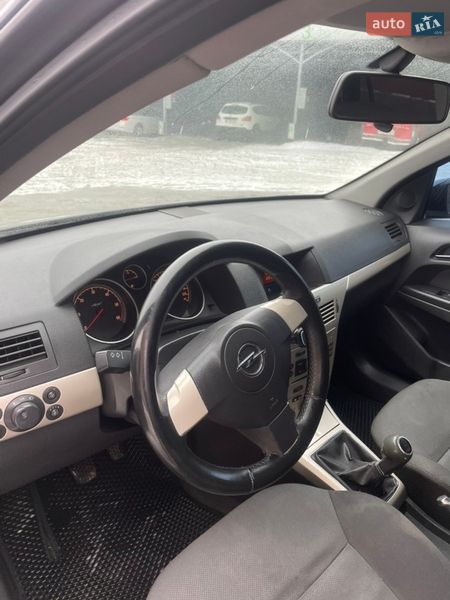 Универсал Opel Astra 2007 в Хотине