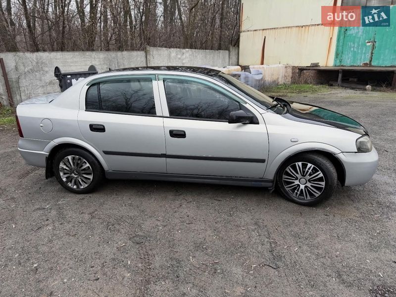Седан Opel Astra 2008 в Днепре