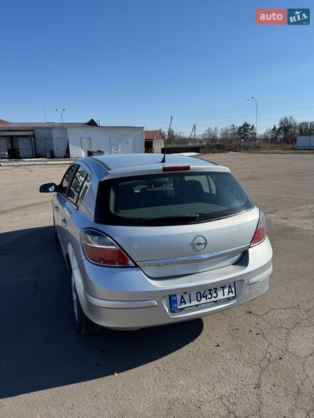Хэтчбек Opel Astra 2009 в Переяславе
