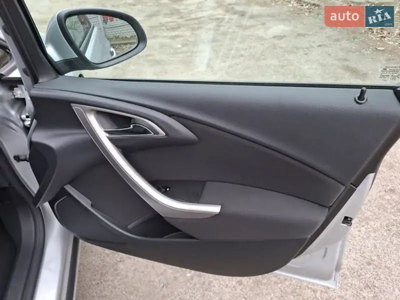 Універсал Opel Astra 2011 в Києві фото 23 Універсал Opel Astra 2011 в Києві