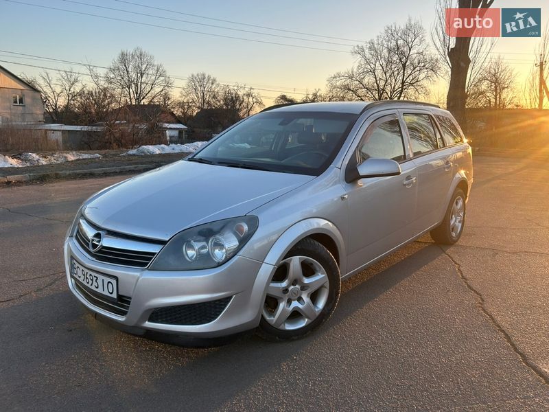 Универсал Opel Astra 2009 в Коростене