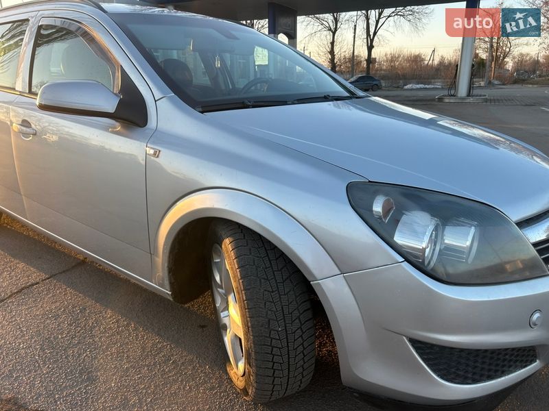 Универсал Opel Astra 2009 в Коростене