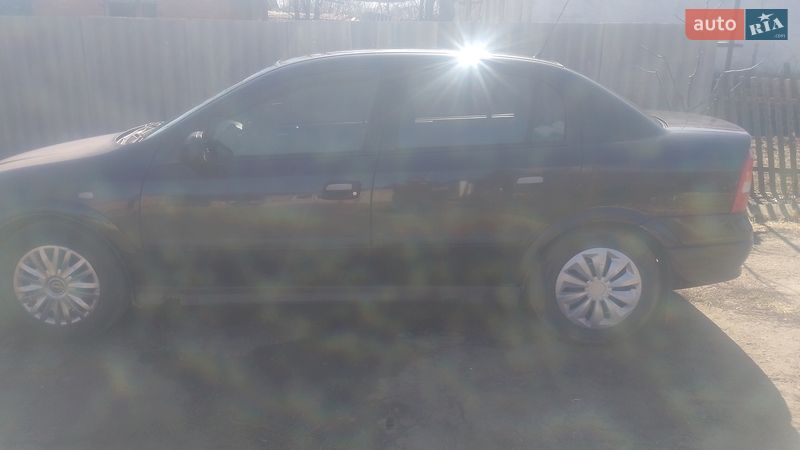 Седан Opel Astra 2008 в Казанке