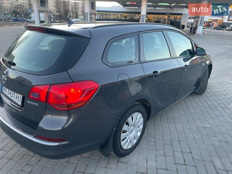 Універсал Opel Astra 2015 в Харкові