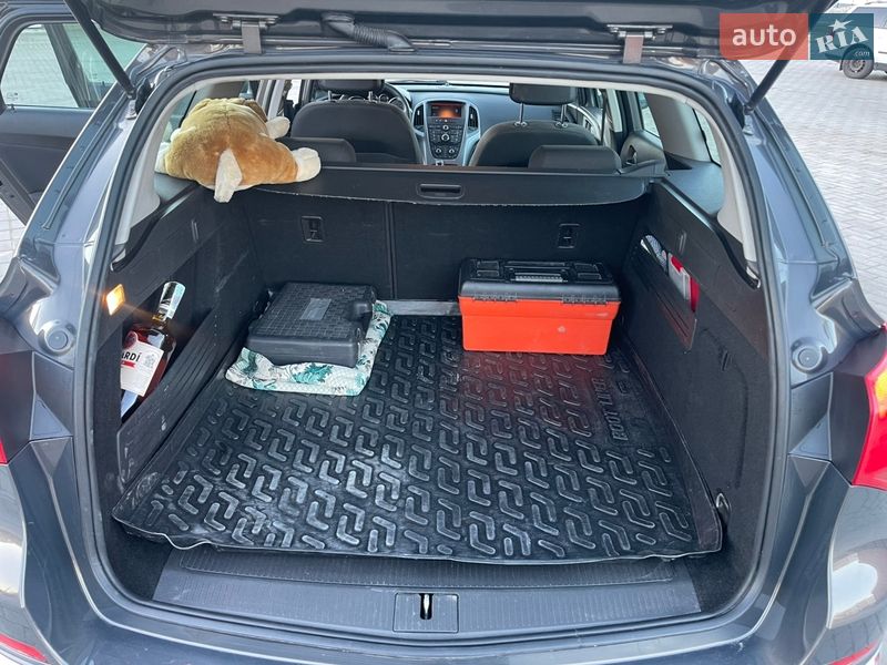 Універсал Opel Astra 2015 в Харкові