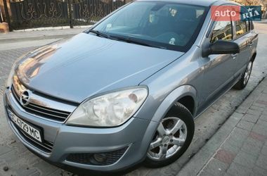 Хэтчбек Opel Astra 2006 в Трускавце