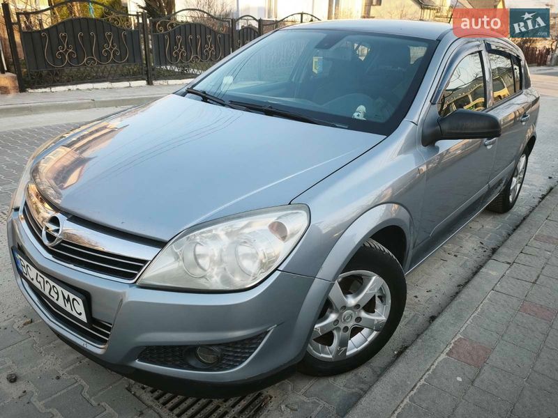 Хэтчбек Opel Astra 2006 в Трускавце
