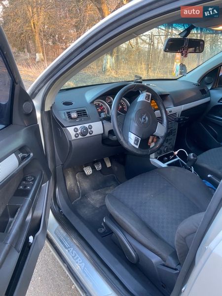 Универсал Opel Astra 2005 в Самборе