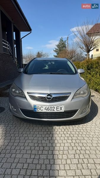 Універсал Opel Astra 2012 в Моршині