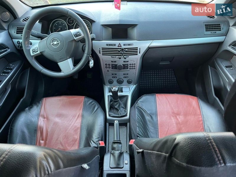 Універсал Opel Astra 2010 в Коломиї