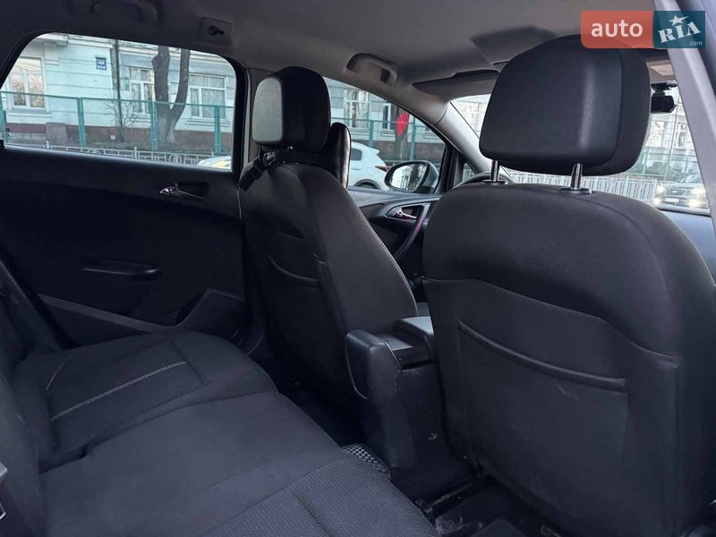 Универсал Opel Astra 2014 в Киеве