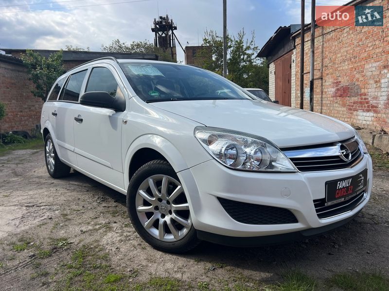 Універсал Opel Astra 2010 в Ніжині