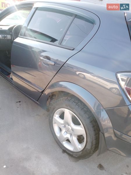Хэтчбек Opel Astra 2007 в Дергачах