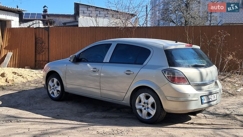 Opel Astra 2010