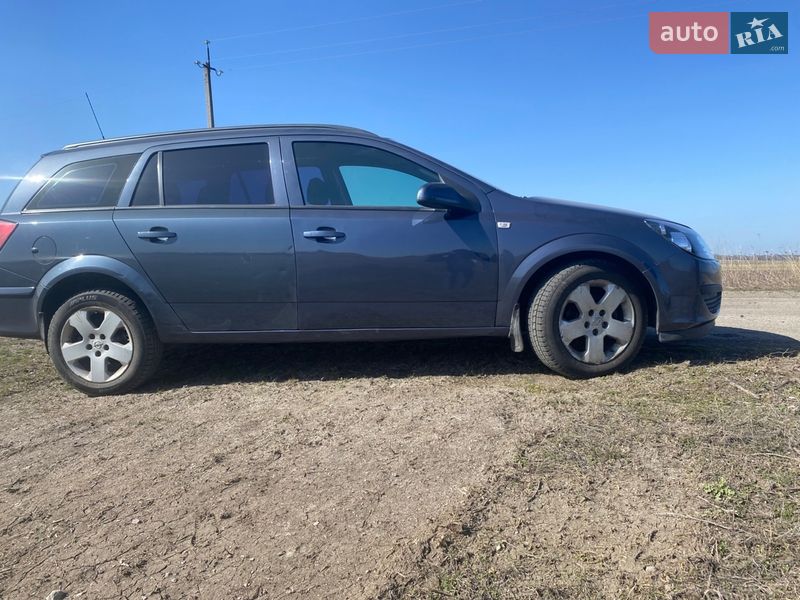 Універсал Opel Astra 2006 в Новомосковську
