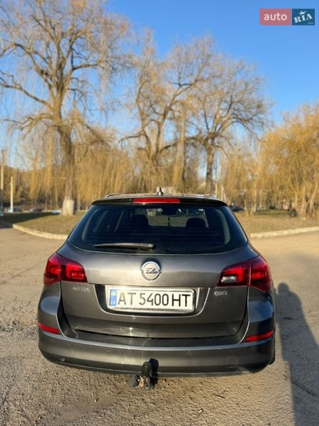 Универсал Opel Astra 2011 в Ивано-Франковске