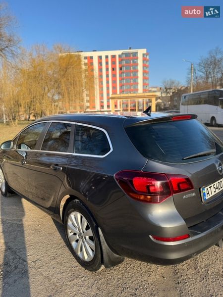 Универсал Opel Astra 2011 в Ивано-Франковске