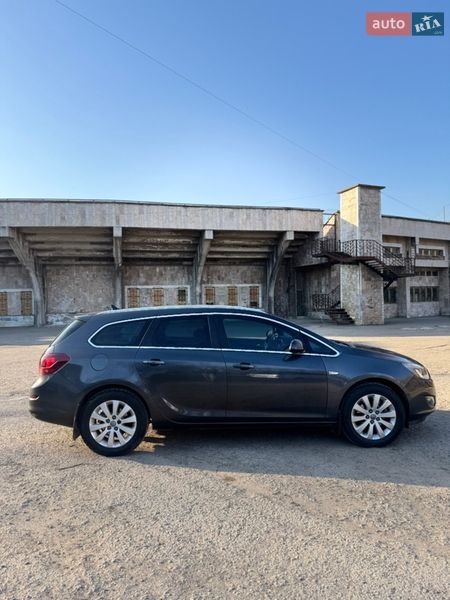 Универсал Opel Astra 2011 в Ивано-Франковске