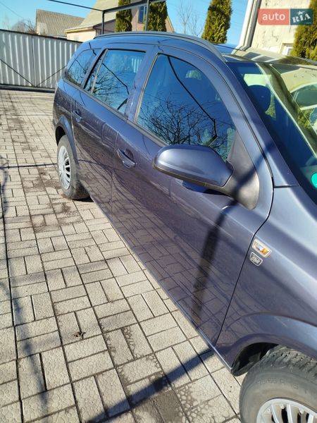 Универсал Opel Astra 2009 в Чернобае