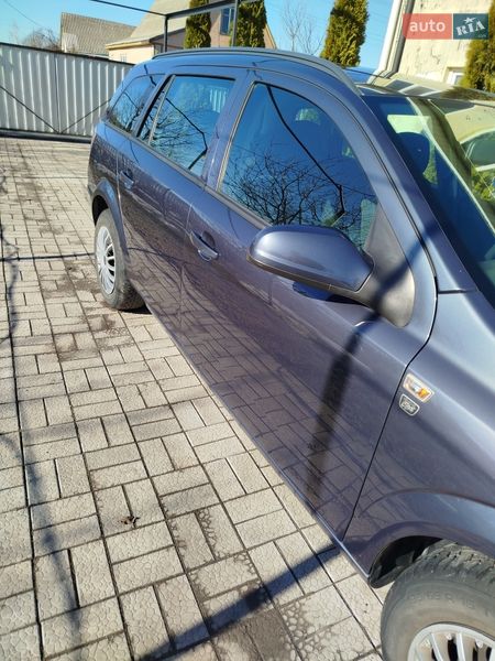 Универсал Opel Astra 2009 в Чернобае