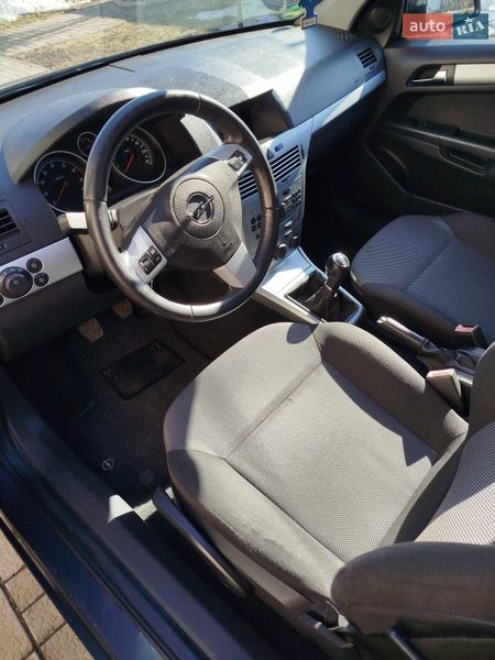 Универсал Opel Astra 2009 в Чернобае