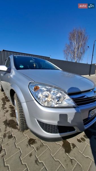 Универсал Opel Astra 2008 в Луцке