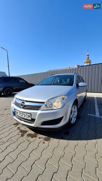 Универсал Opel Astra 2008 в Луцке