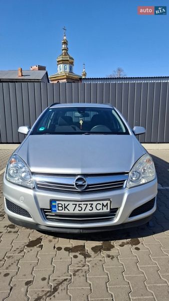 Универсал Opel Astra 2008 в Луцке