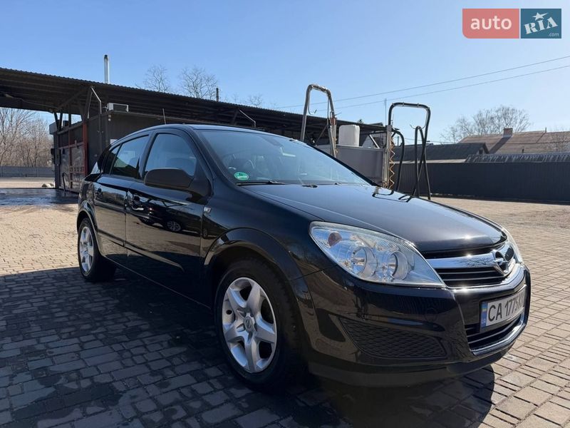 Хэтчбек Opel Astra 2008 в Смеле