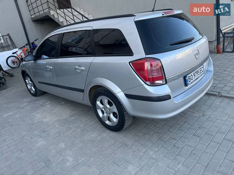 Універсал Opel Astra 2004 в Львові