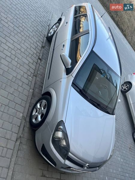 Універсал Opel Astra 2004 в Львові